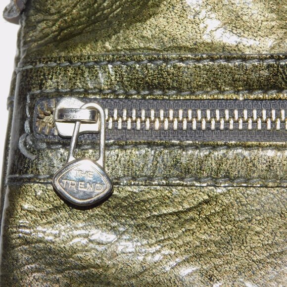 The Trend Womens Green Metallic Shellac Leather Crossbody Shoulder Bag Purse - Picture 3 of 10